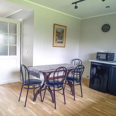 Pihtla Tee Kuelaliskorter 4 Appartement *