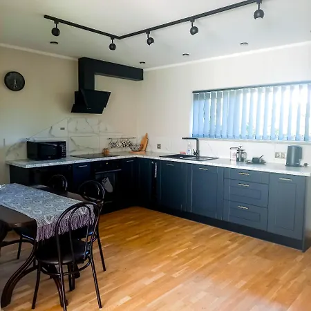 Pihtla Tee Kuelaliskorter 4 * Kuressaare